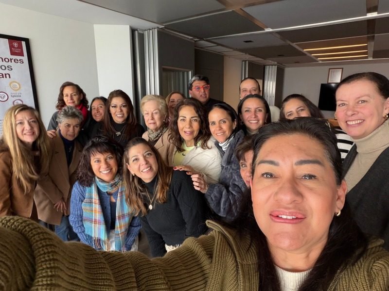 Integrantes de una sección de la Zona Esmeralda reunidas